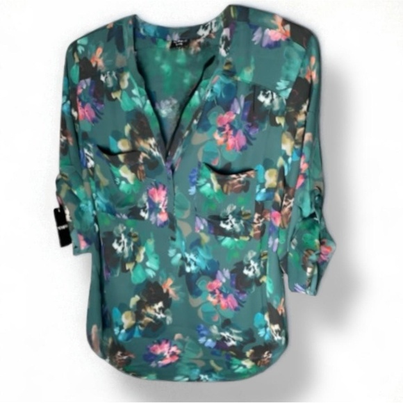 TORRID Harper Georgette Pullover 3/4 Roll-Tab Sleeve V-Neck Blouse NWT Size 3X - Picture 1 of 8